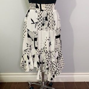 LYNG DESIGNS BOHEMIAN SKIRT SIZE XL BLACK WHITE